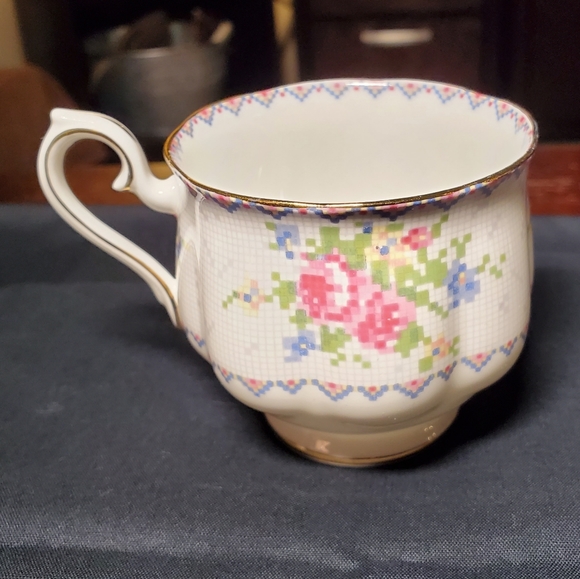 Royal Albert Bone China Petit Point Tea Cu… - Picture 4 of 6